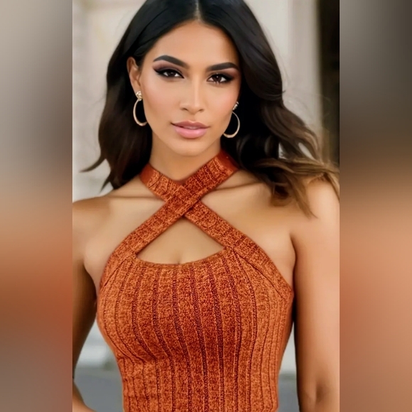 Cute cross top 🧡💥 - Picture 3 of 6